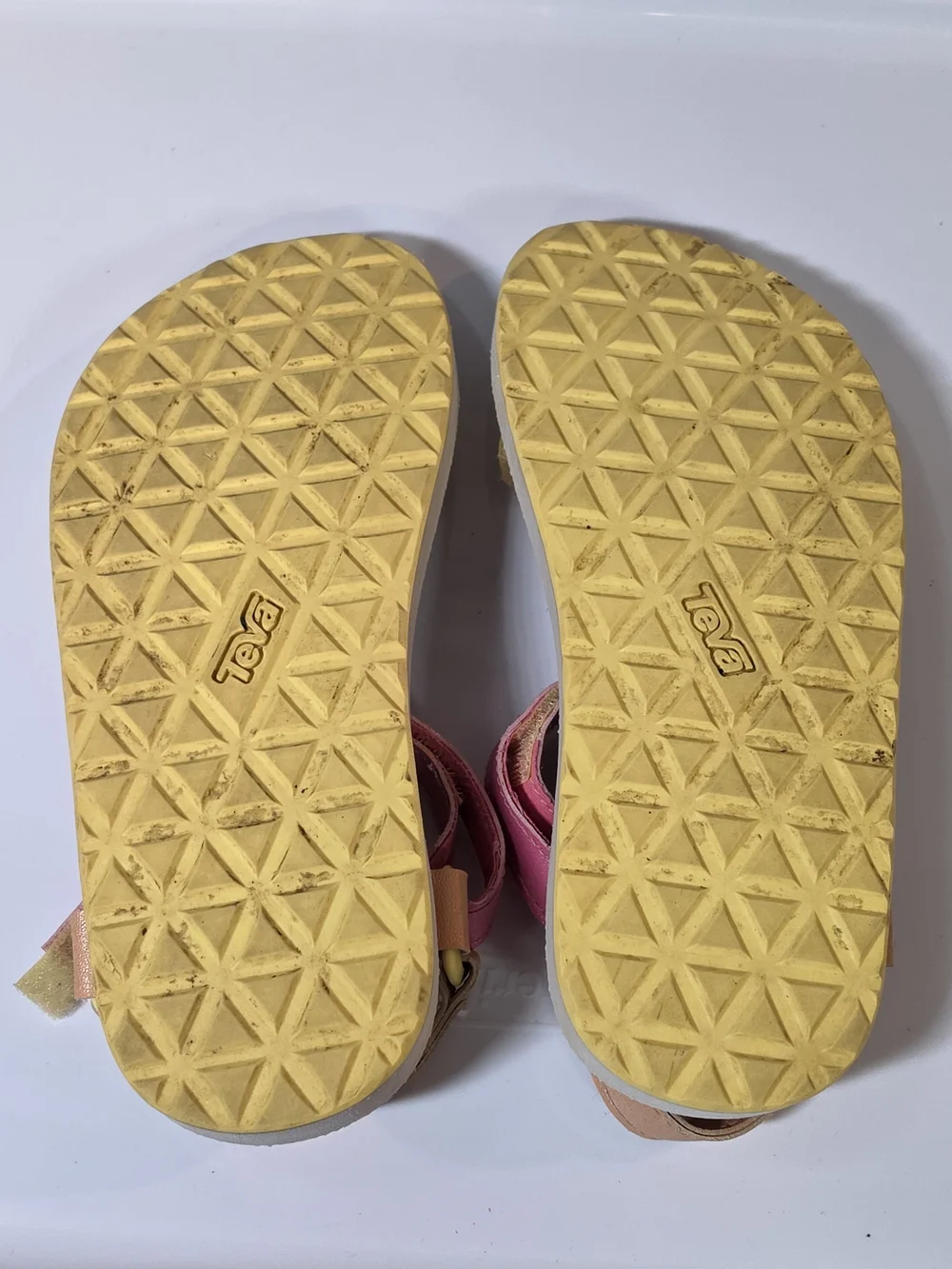 Teva Strappy Sandals Big Kids Size 3